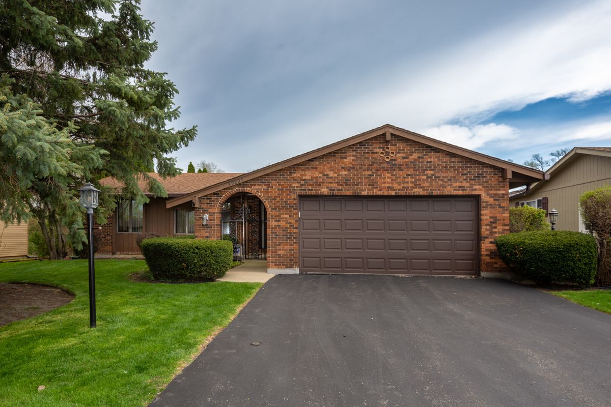 39895 Crabapple Drive, Antioch, IL 60002