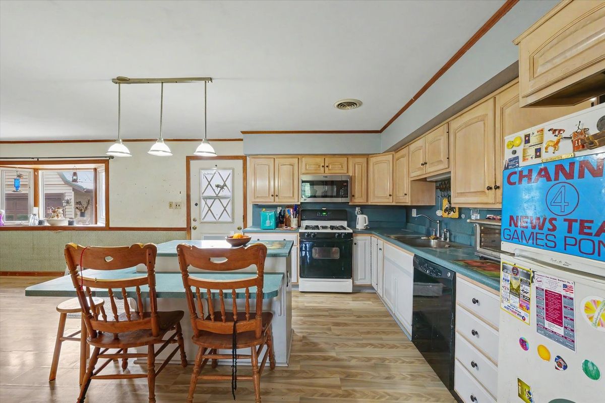 1121 County Road 2250, Sidney, IL 61877