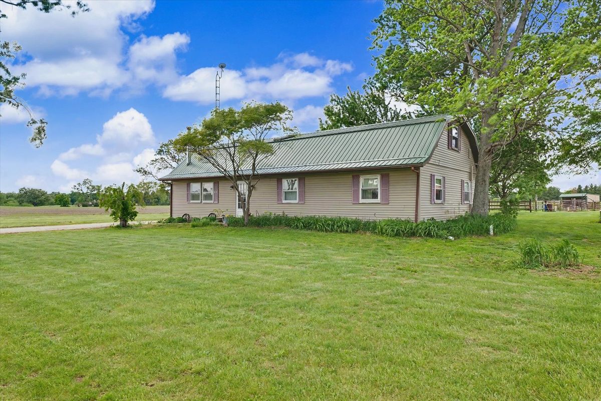 1121 County Road 2250, Sidney, IL 61877
