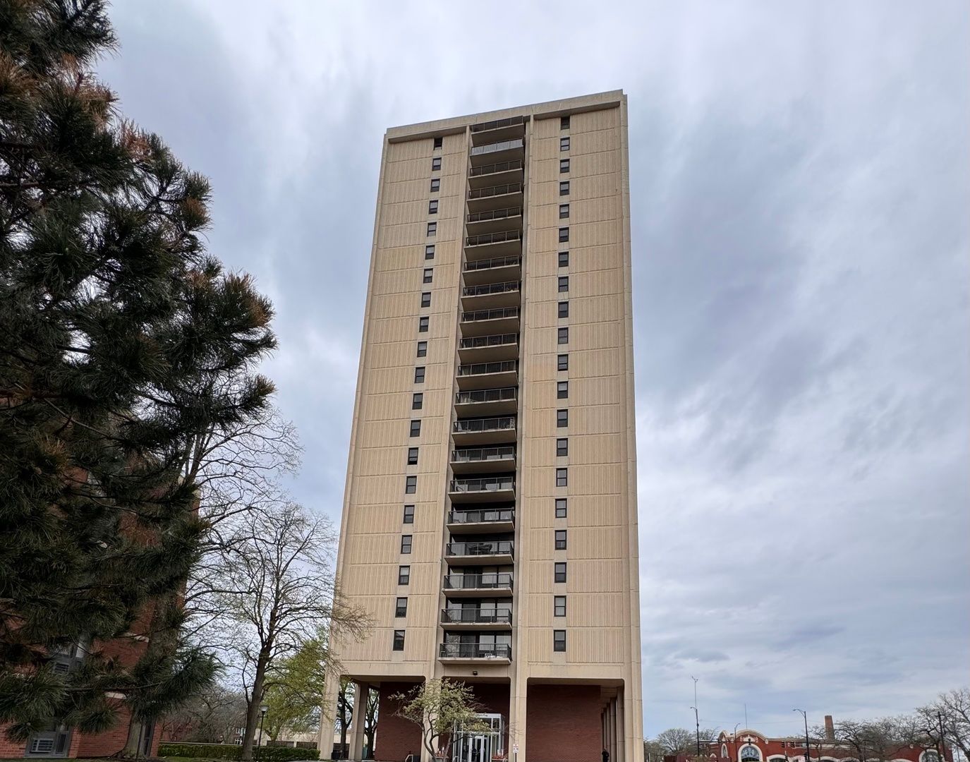 2901 S Michigan Avenue #1610 — Chicago, IL 60616