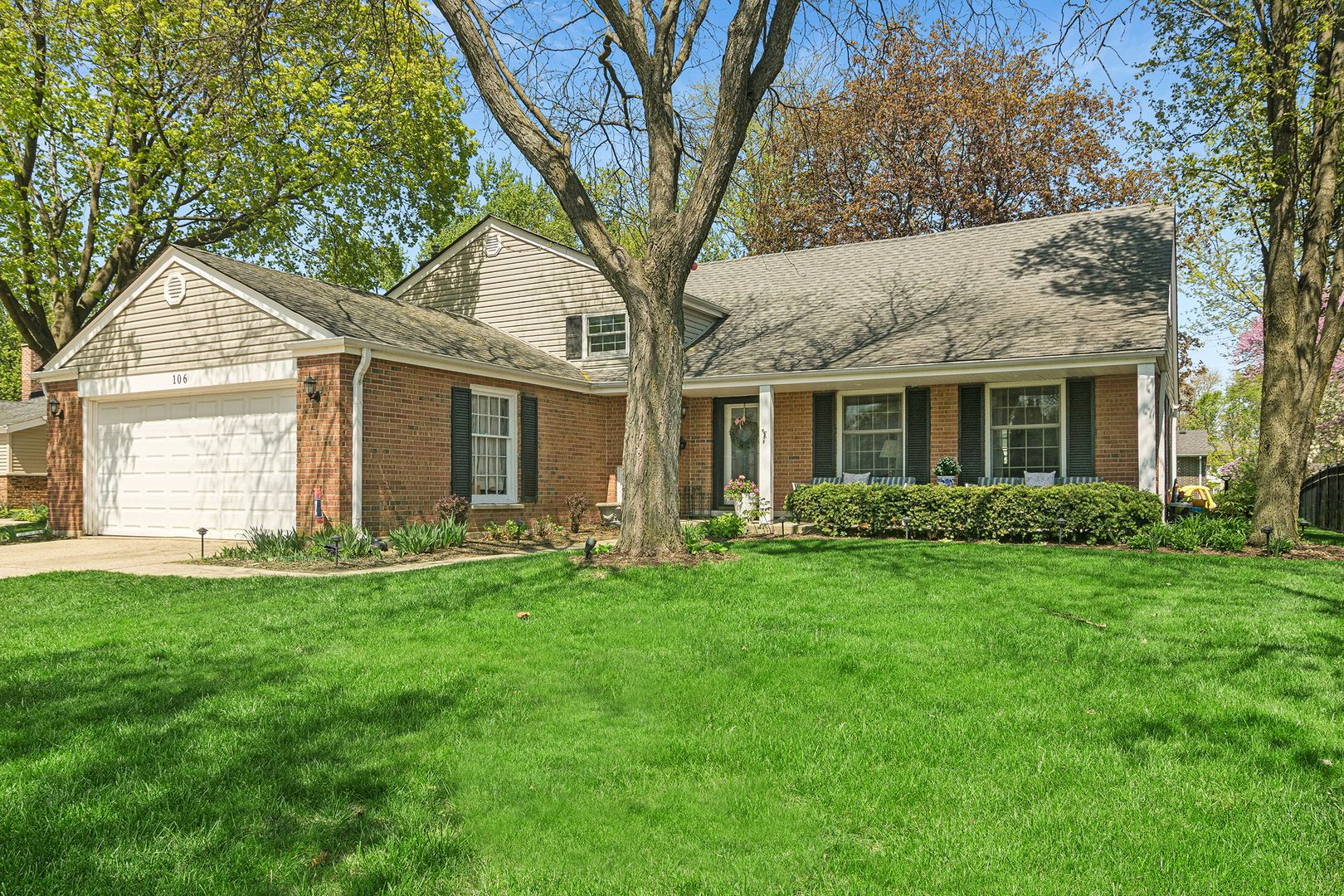 106 W Pickwick Road — Arlington Heights, IL 60005