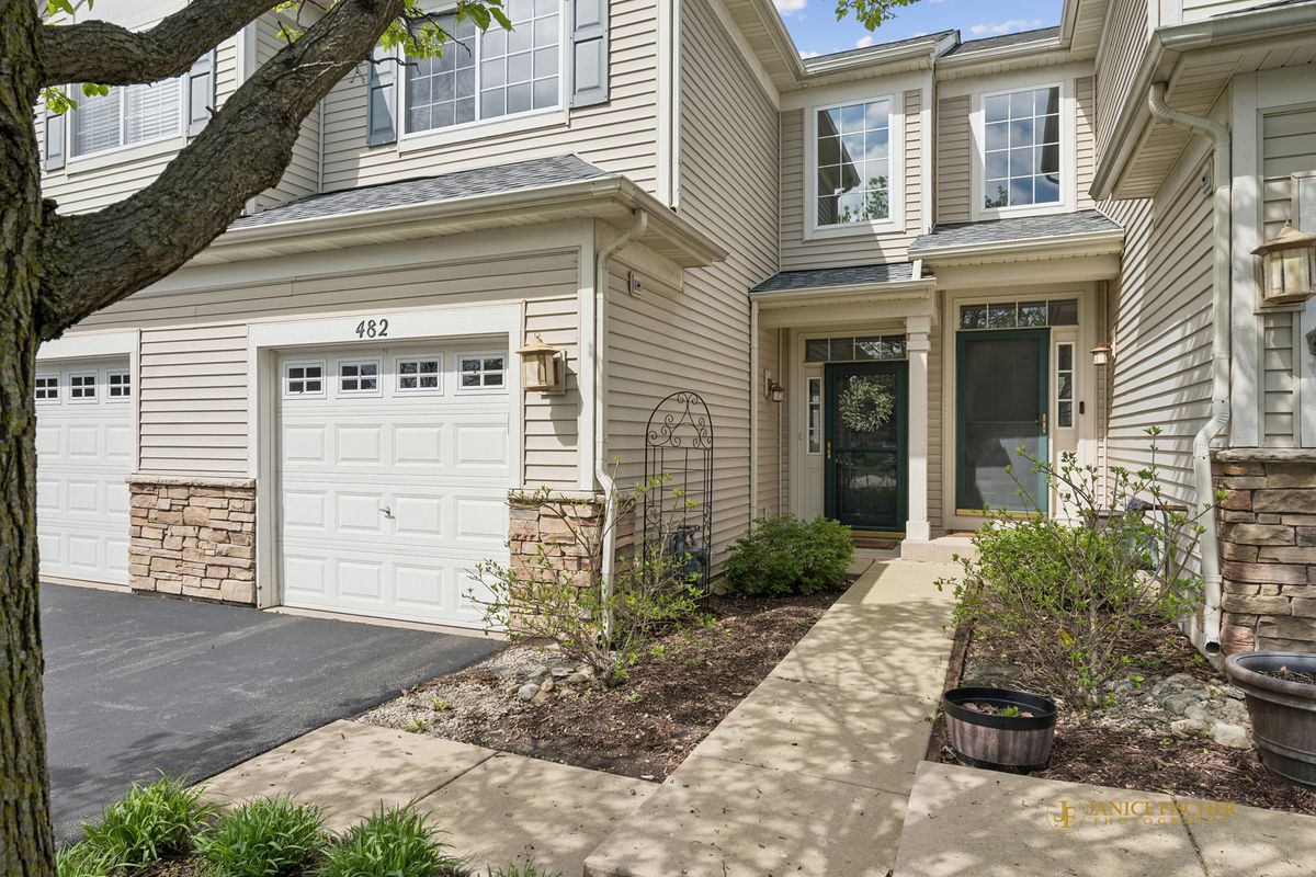 482 Telluride Drive, Gilberts, IL 60136