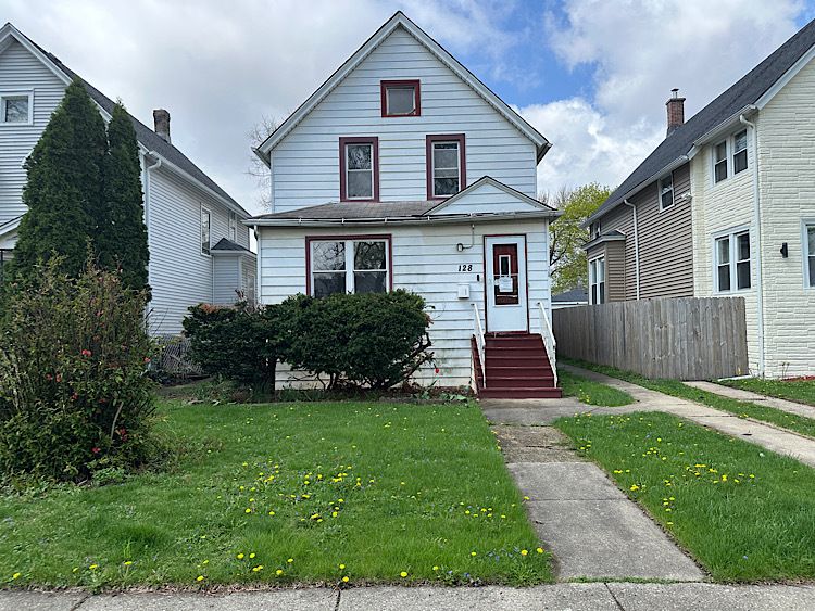 128 S 12th Avenue — Maywood, IL 60153