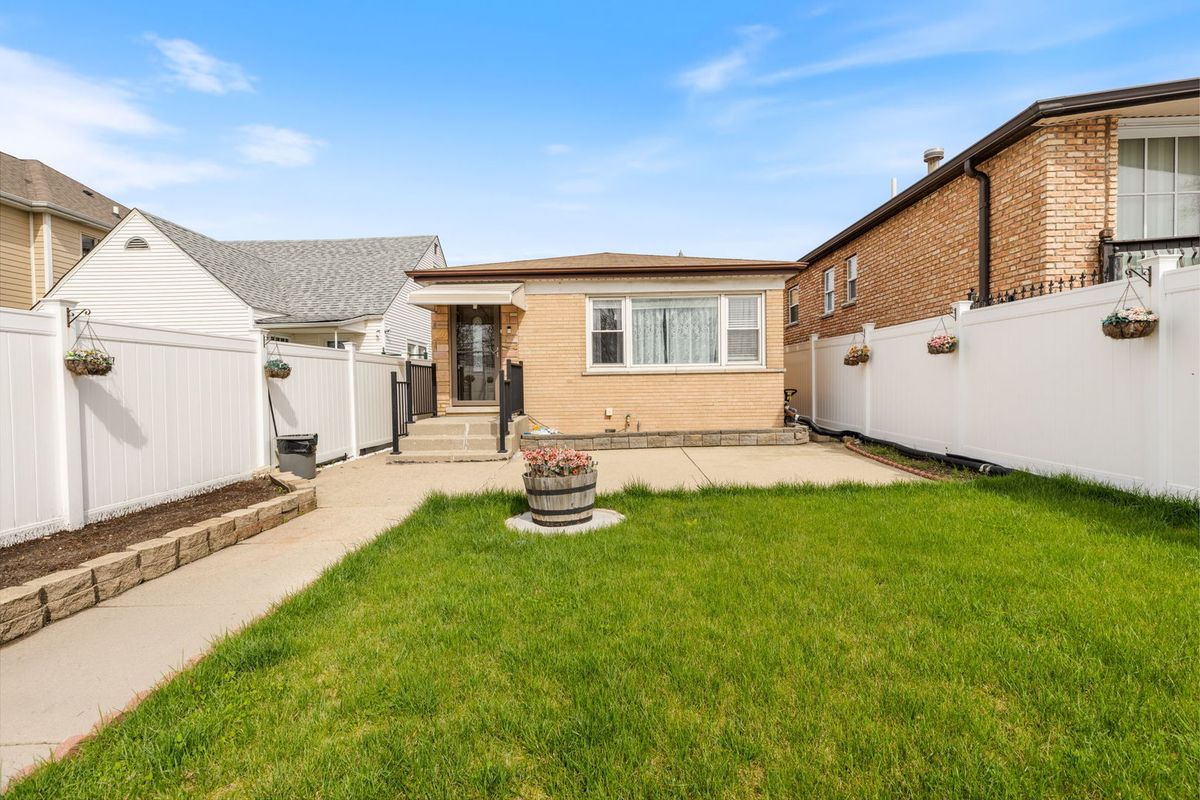 6718 Forest Preserve Drive, Harwood Heights, IL 60706