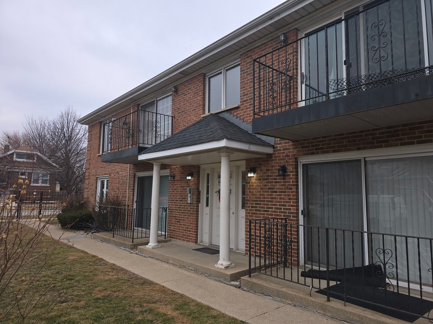 6824 16th Street #1W — Berwyn, IL 60402