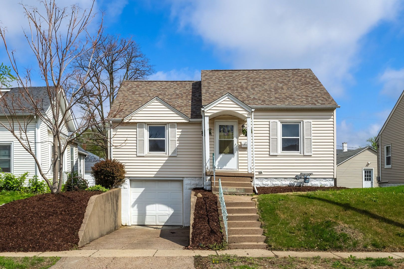 650 E Colorado Street — Davenport, IA 52803