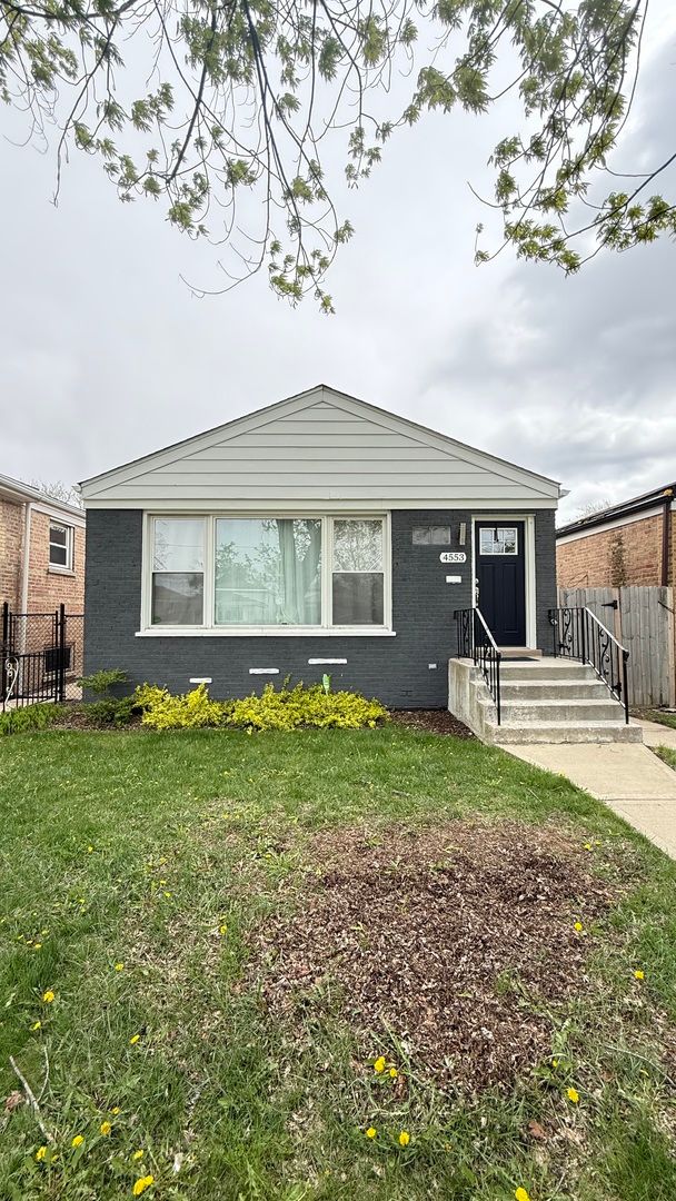 4553 S LECLAIRE Avenue — Chicago, IL 60638