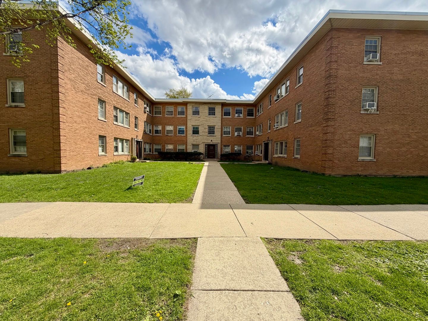 4817 Hull Street #3A — Skokie, IL 60077
