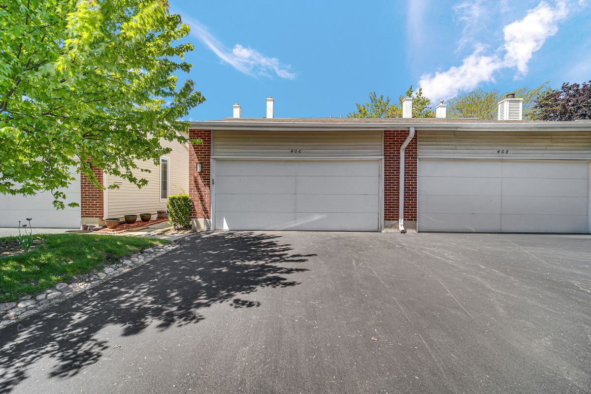 406 Hummingbird Court, Deerfield, IL 60015