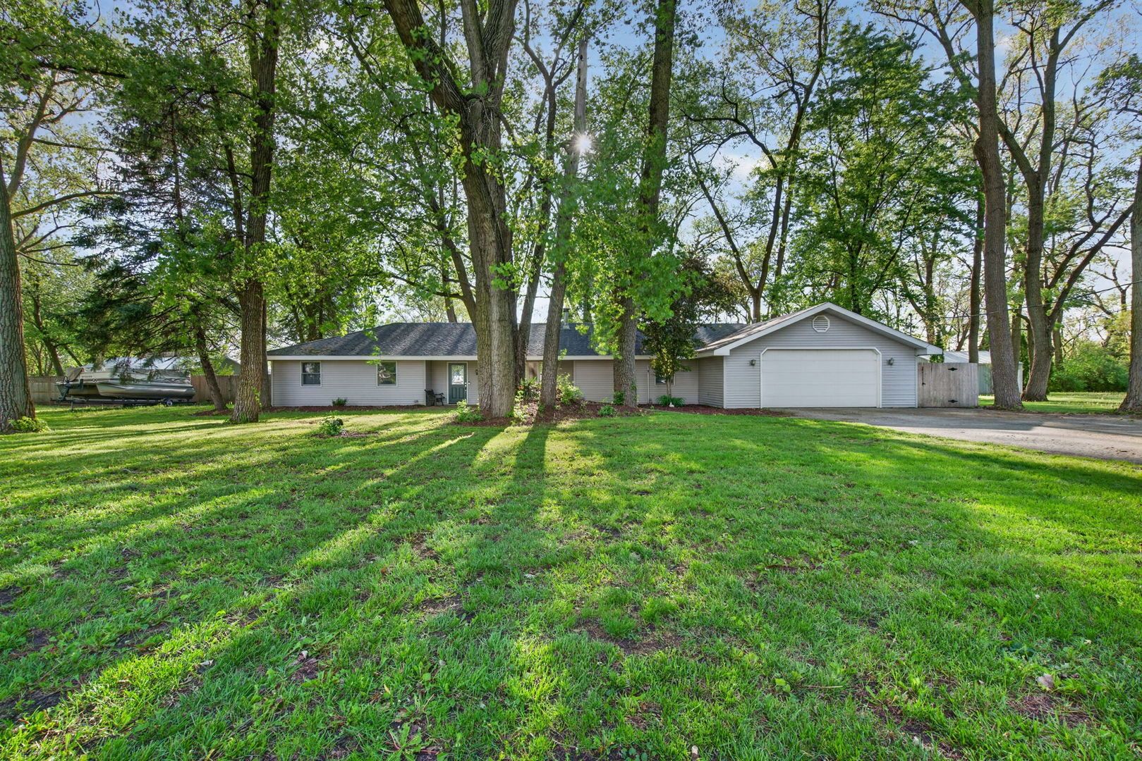 1555 N Rollin Lane — Coal City, IL 60416
