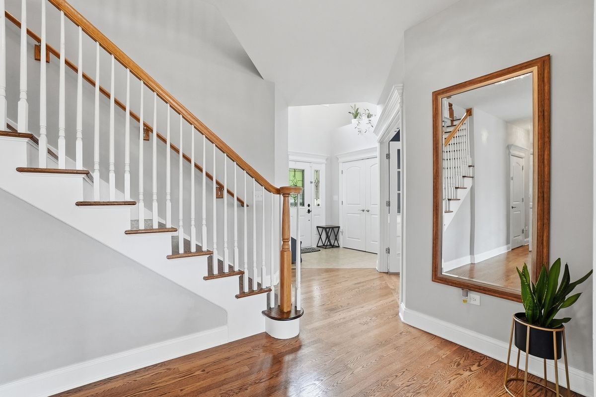 0S635 Robbins Street, Winfield, IL 60190