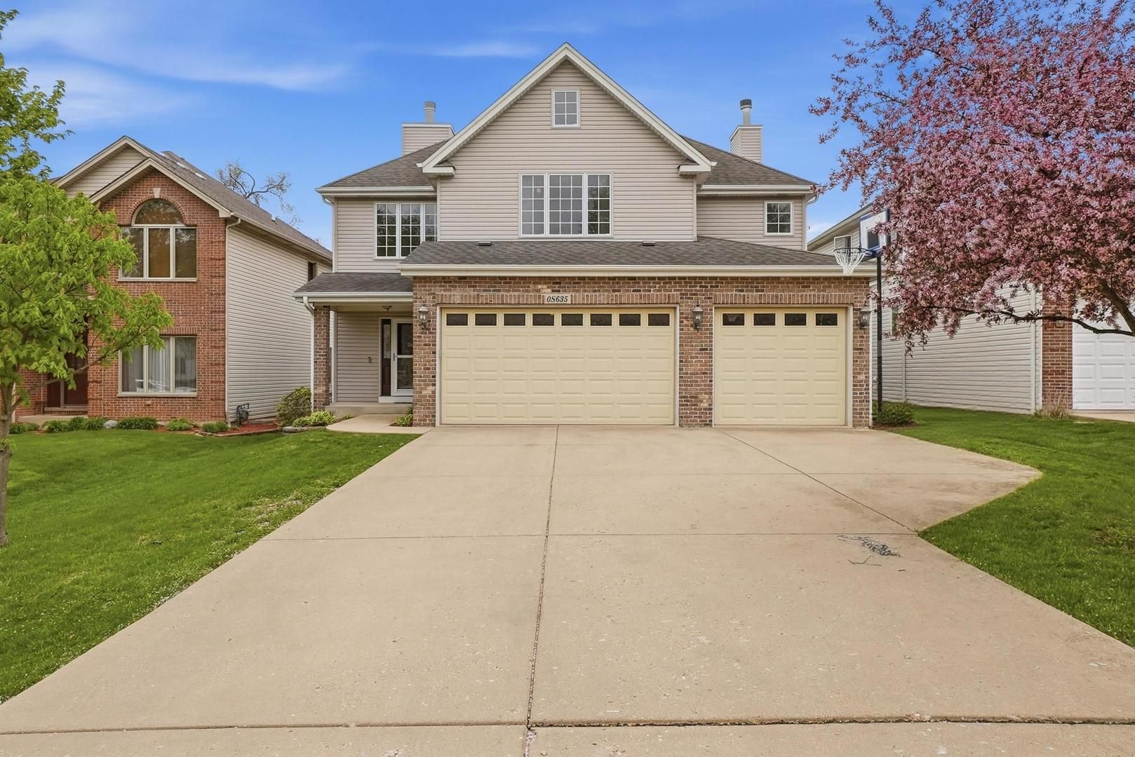 0S635 Robbins Street — Winfield, IL 60190
