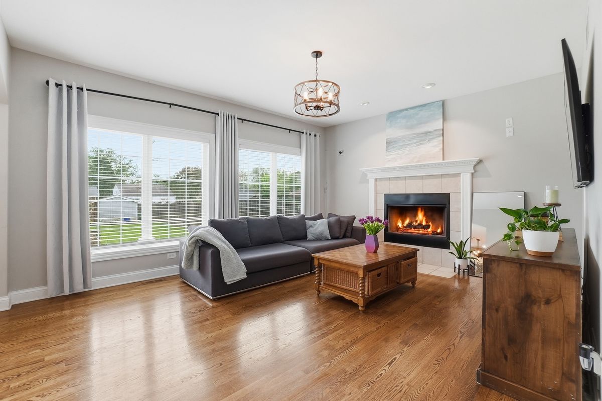 0S635 Robbins Street, Winfield, IL 60190