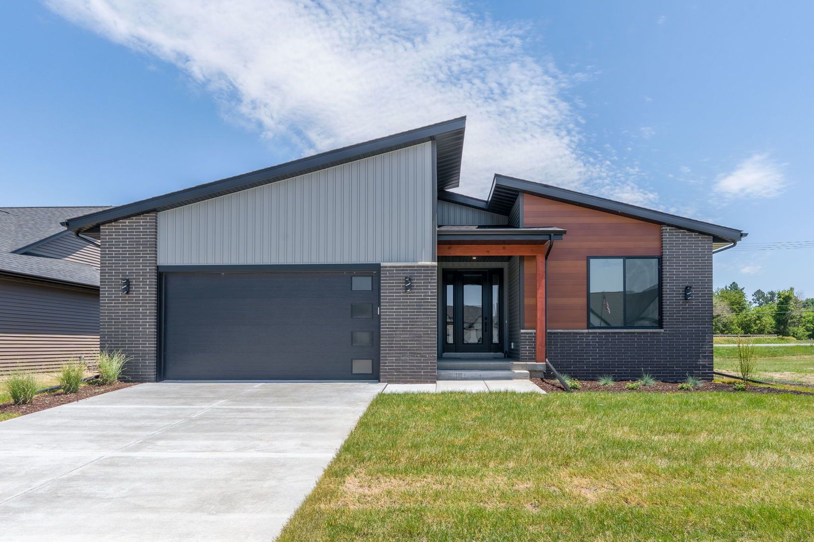 1413 Colonial Court — Eldridge, IA 52748