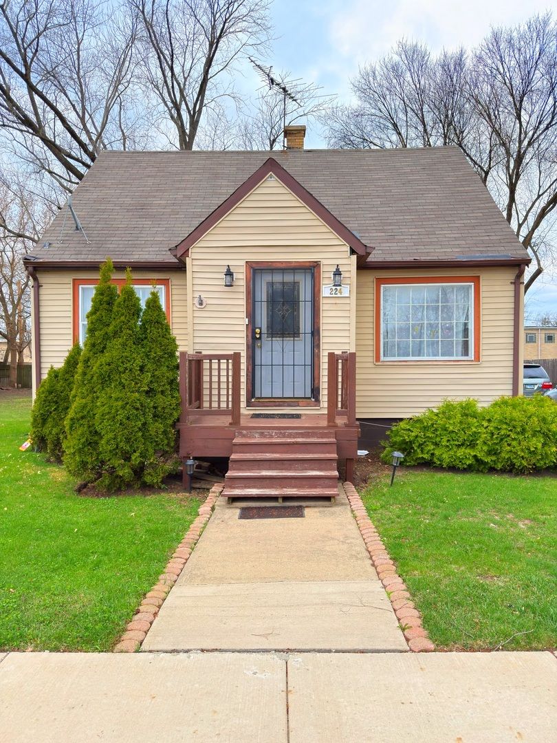 224 N WOLF Road — Wheeling, IL 60090