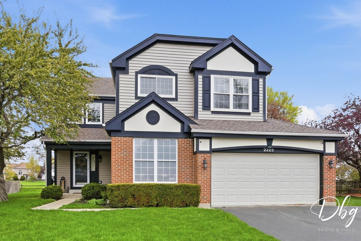 2225 Old Pond Court, Round Lake Beach, IL 60073