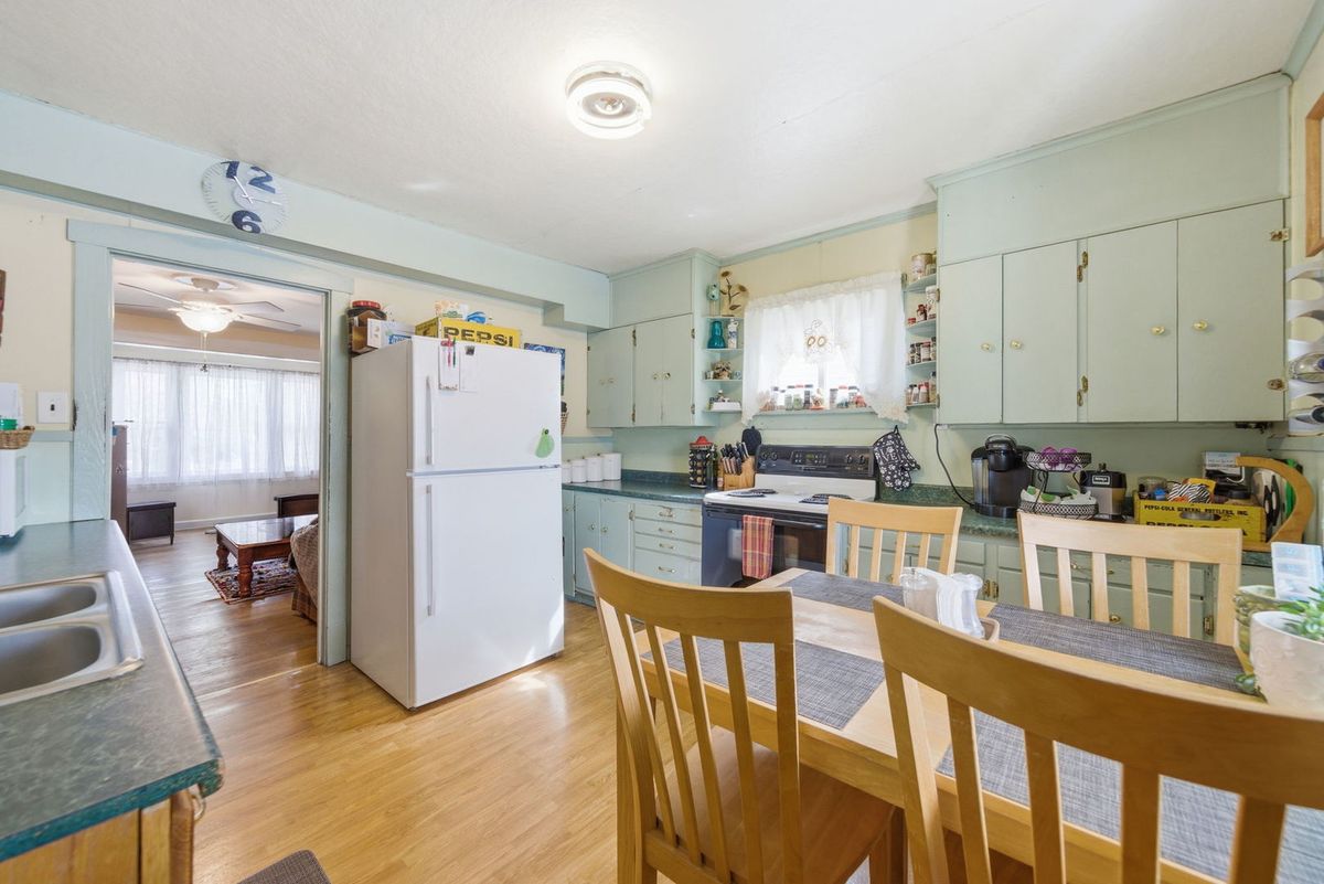 10443 Medill Avenue, Melrose Park, IL 60164