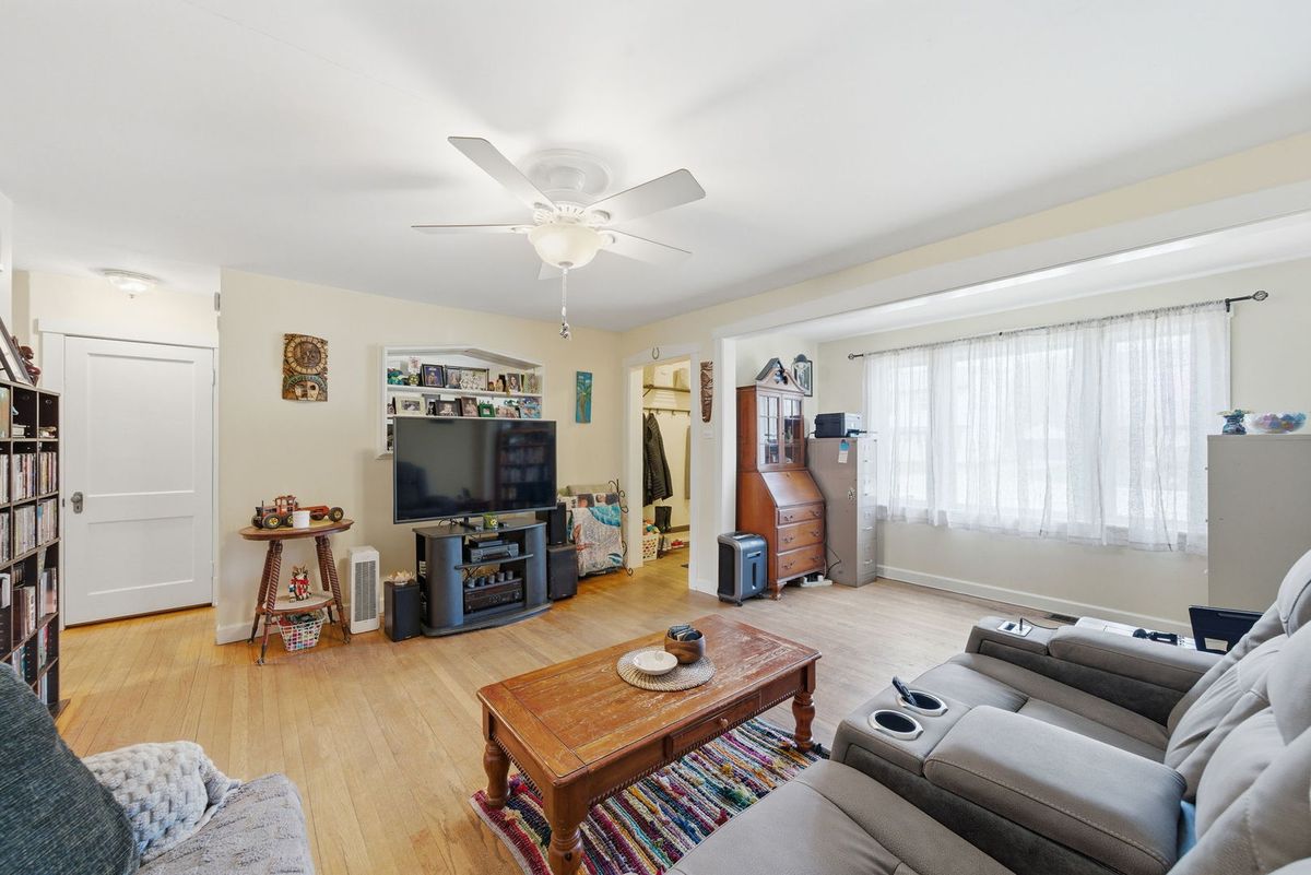 10443 Medill Avenue, Melrose Park, IL 60164
