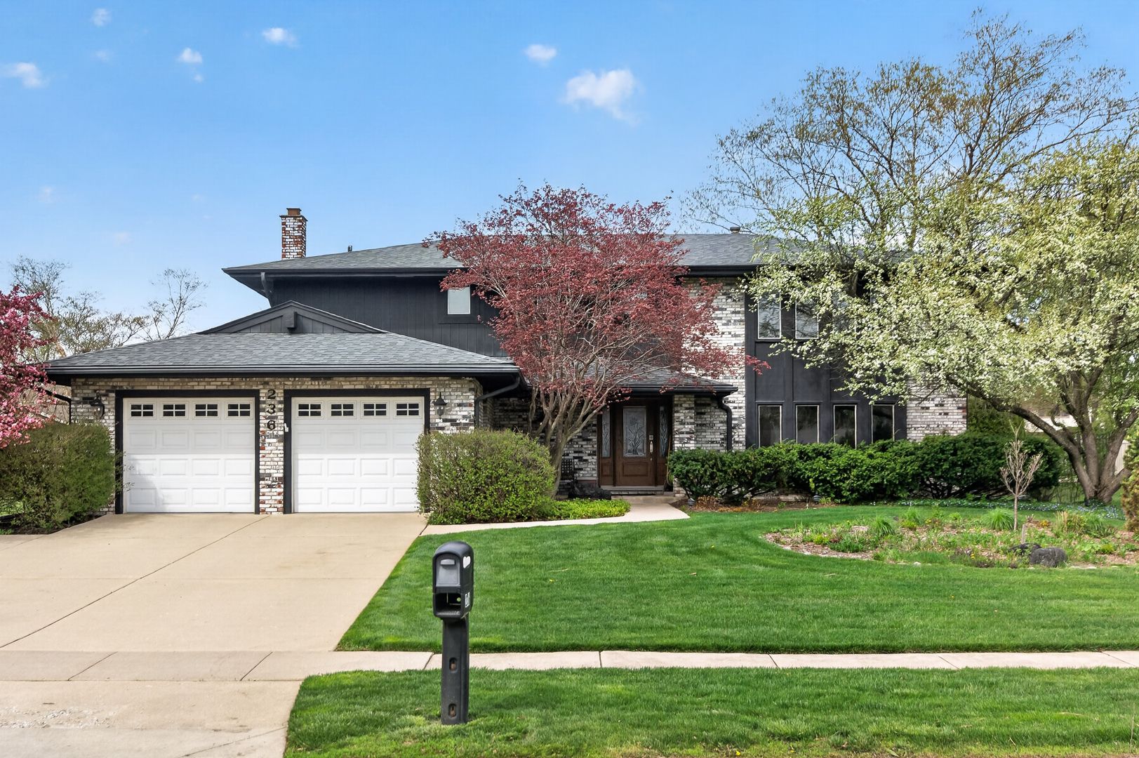 236 Saugus Lane — Schaumburg, IL 60173