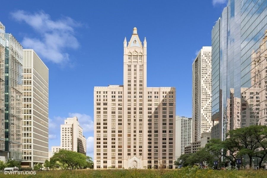 680 Lake Shore Drive, Chicago, IL 60611