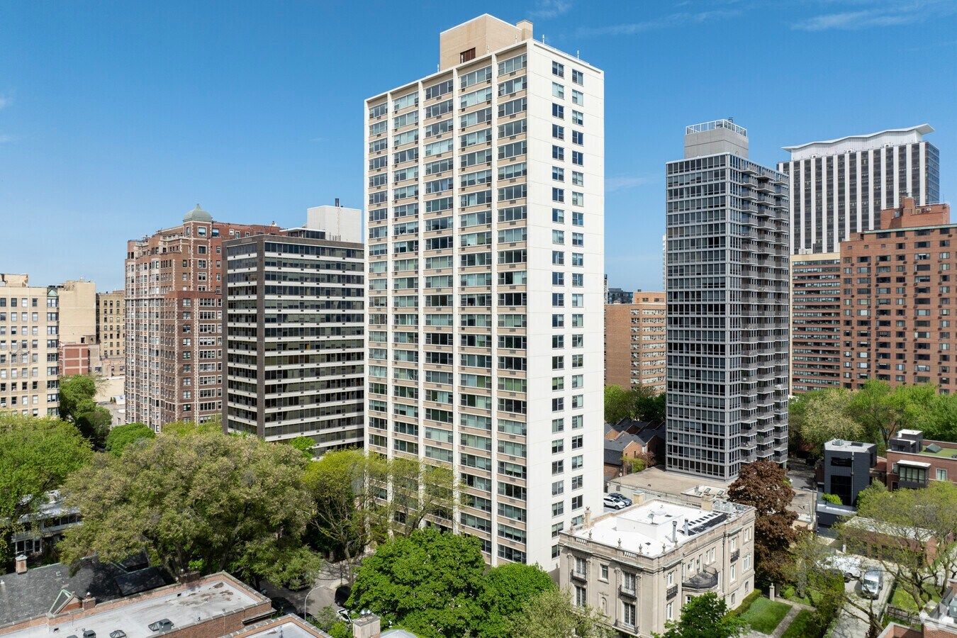 336 W Wellington Street #703 — Chicago, IL 60657