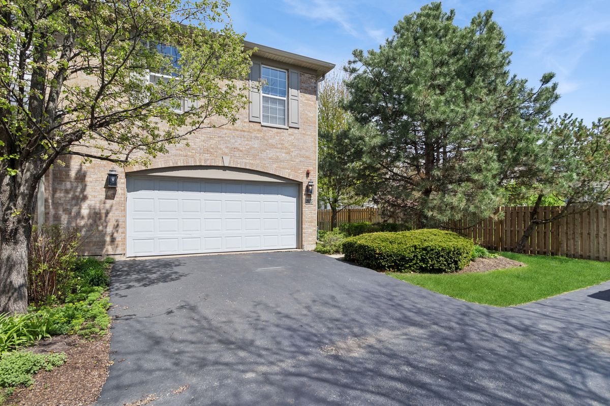 2075 Ivy Ridge Drive, Hoffman Estates, IL 60192