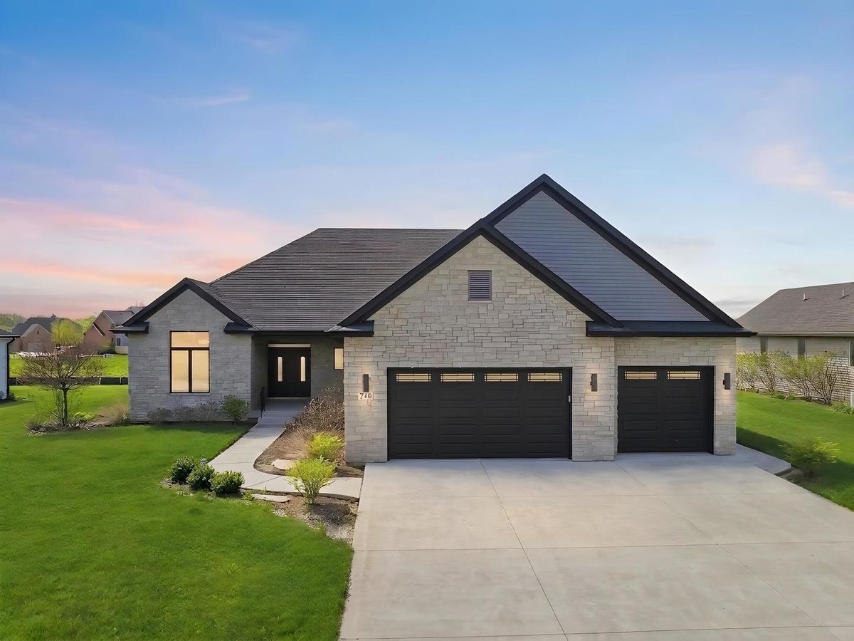 718 Independence Avenue, Sycamore, IL 60178