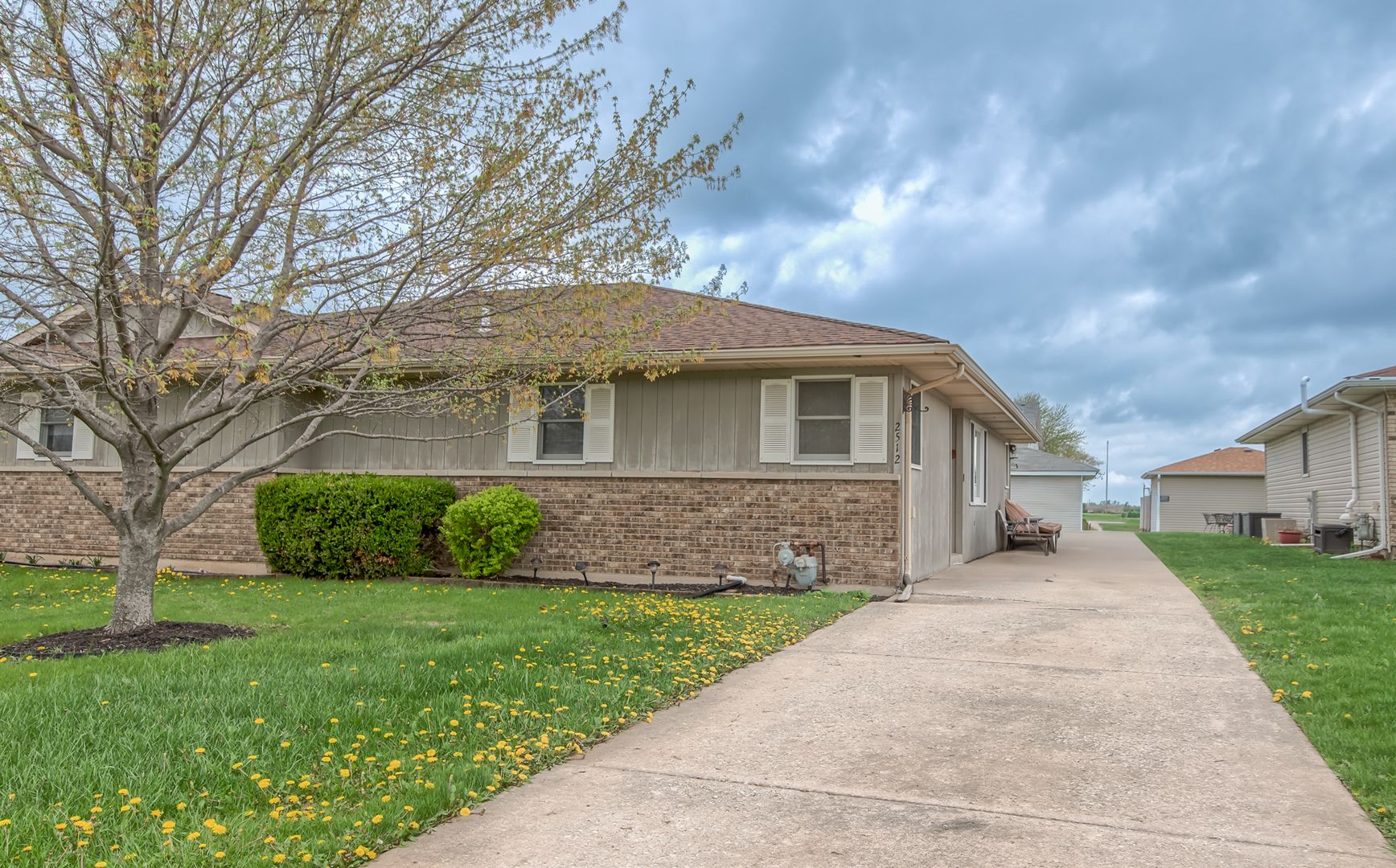2512 LIVE OAK Drive — Crest Hill, IL 60403