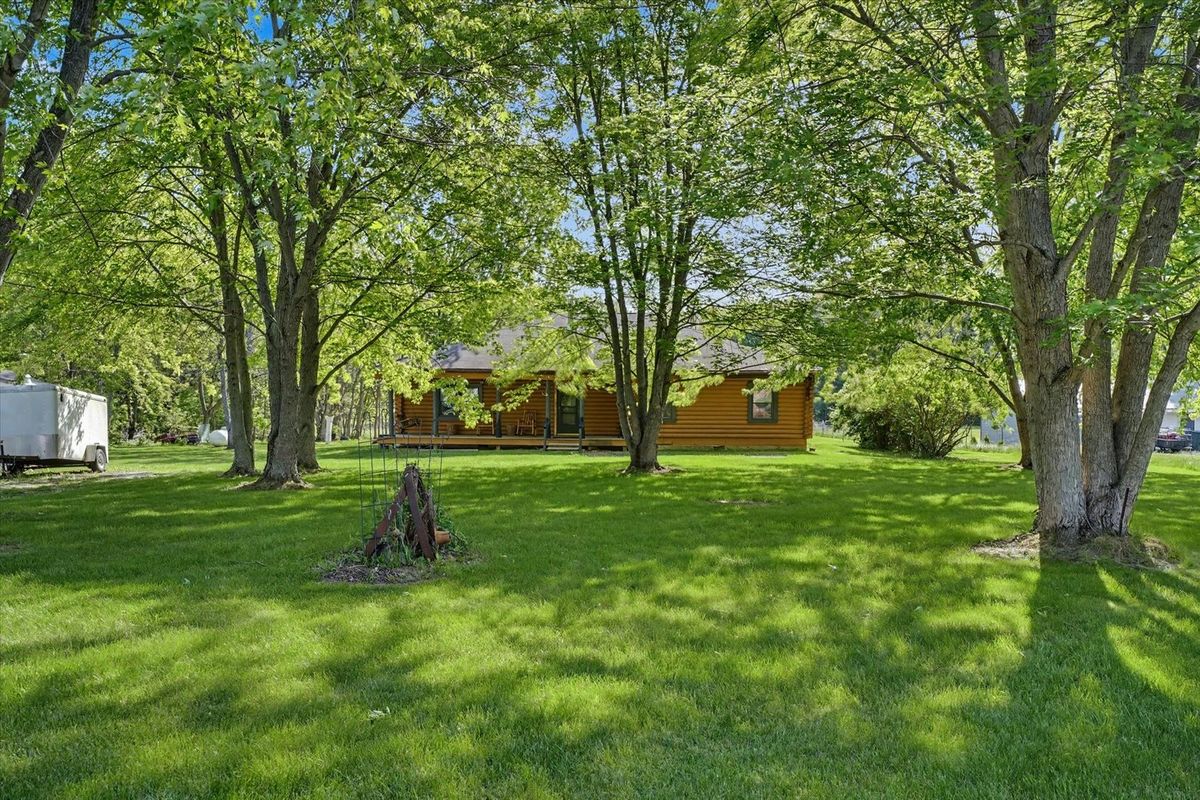 2431 N 1450 East Road, White Heath, IL 61884