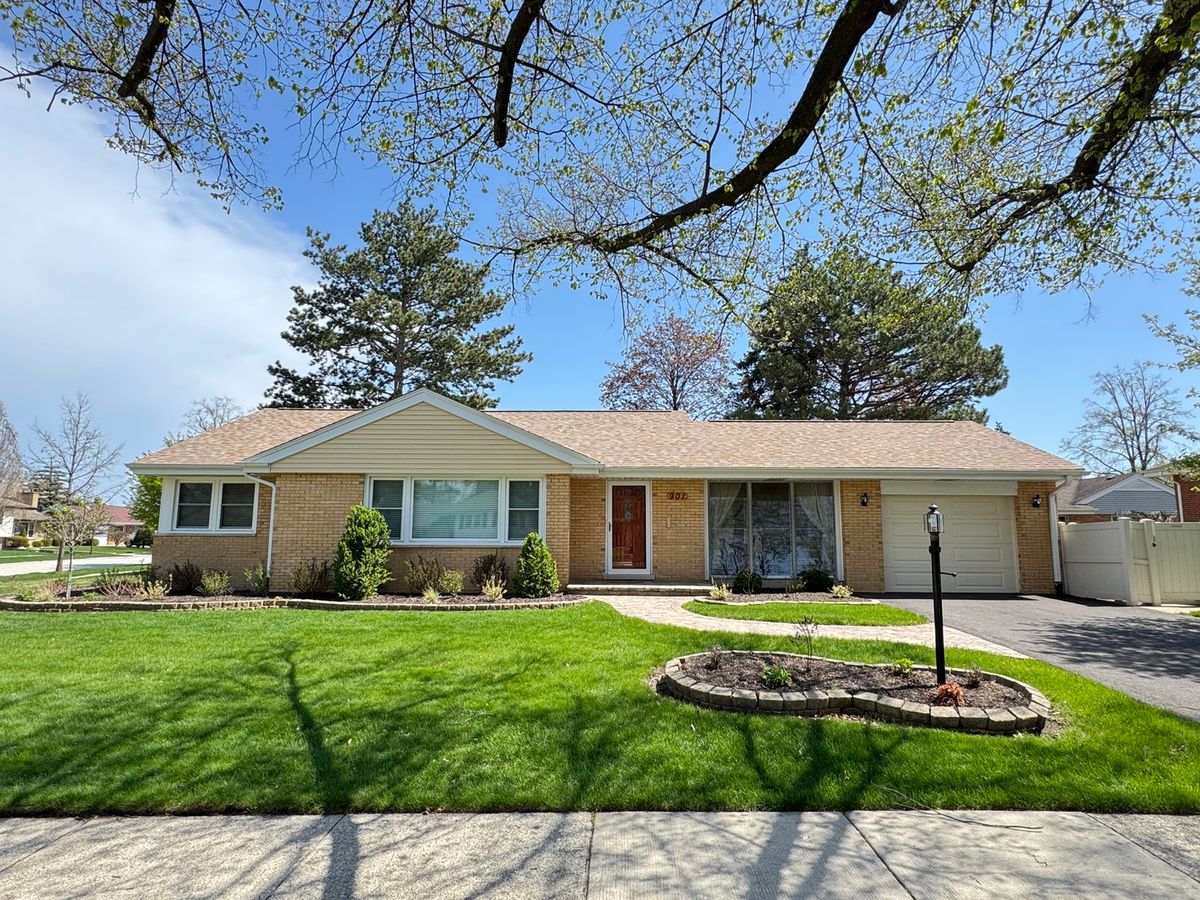 901 Brookline Lane, Park Ridge, IL 60068