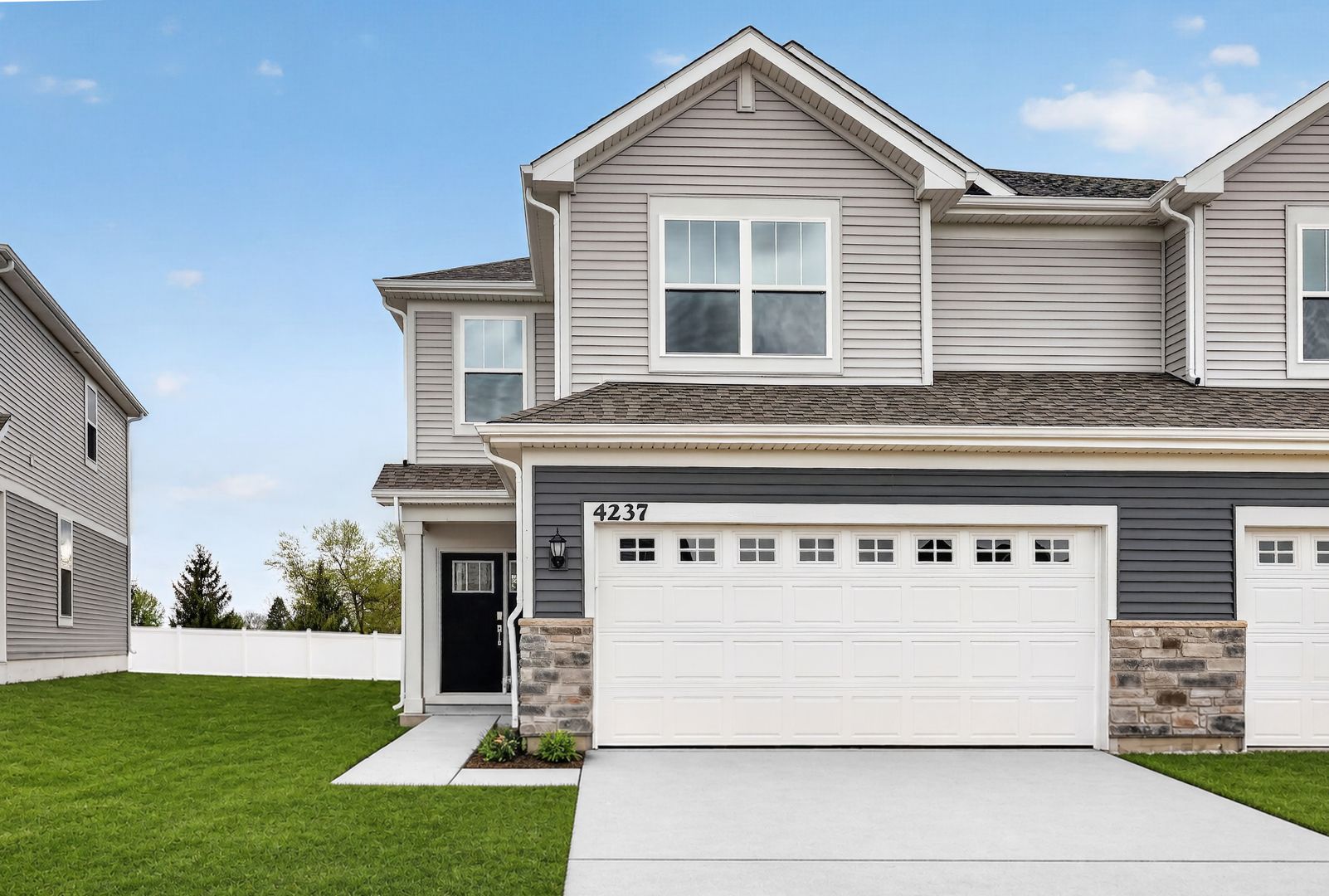 4237 Meadowridge Road — Woodstock, IL 60098