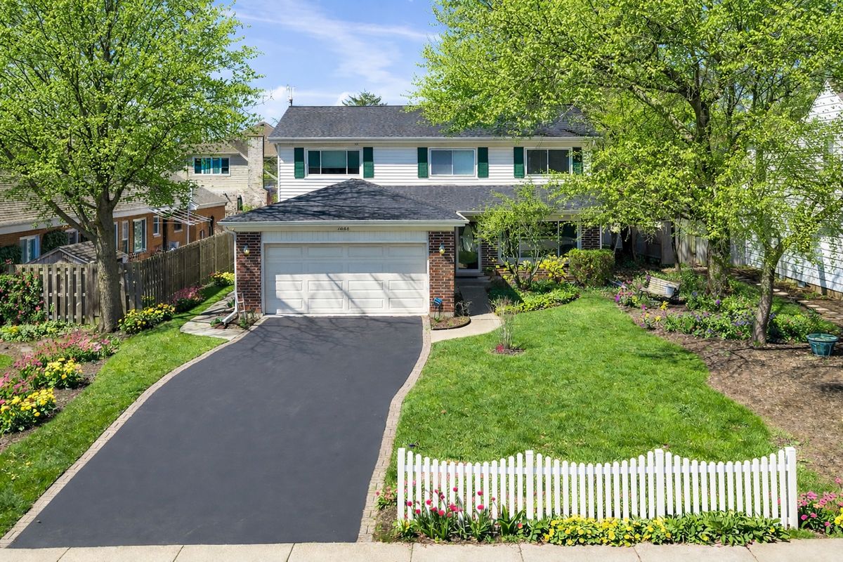 1008 Oxford Road, Deerfield, IL 60015