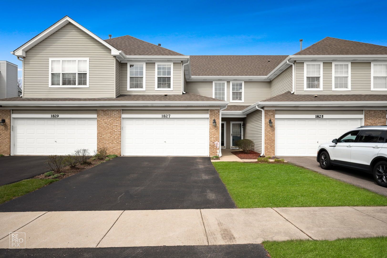 1827 Golden Gate Lane — Naperville, IL 60563
