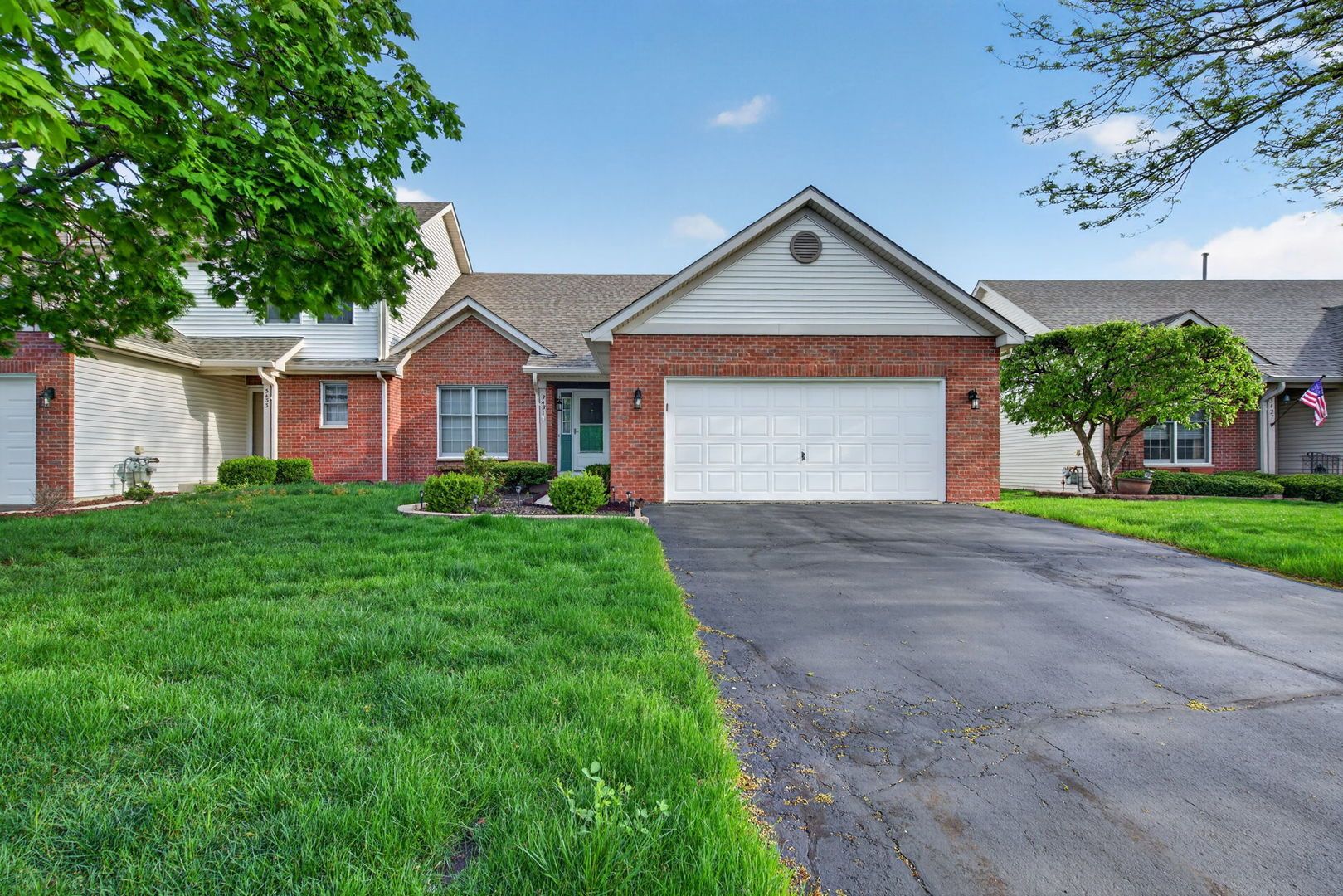 3431 Lake Side Circle — Joliet, IL 60431