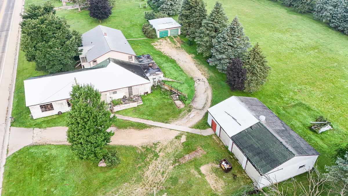 7916 Pines Road, Polo, IL 61064