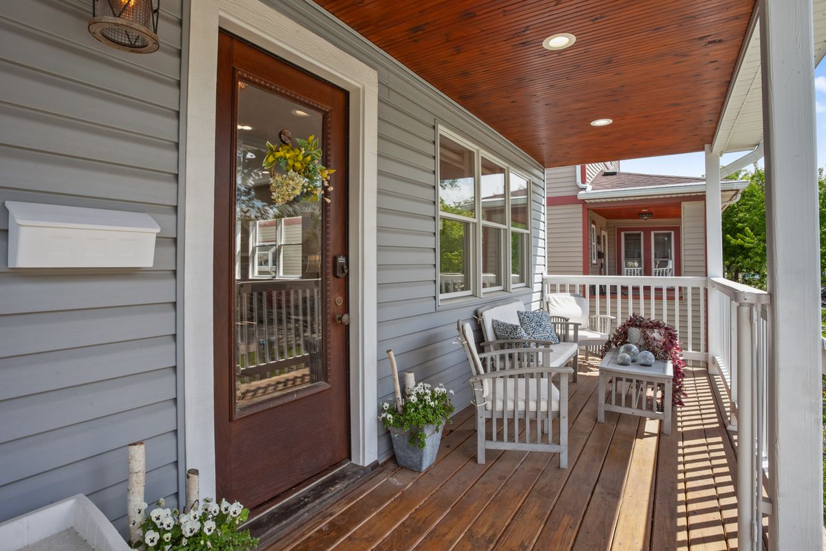 1022 Lathrop Avenue, Forest Park, IL 60130