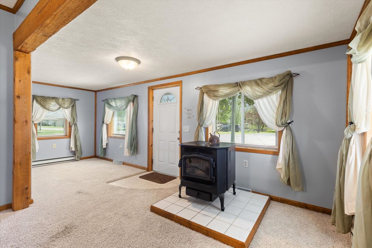 303 E 4th Street, Long Point, IL 61333