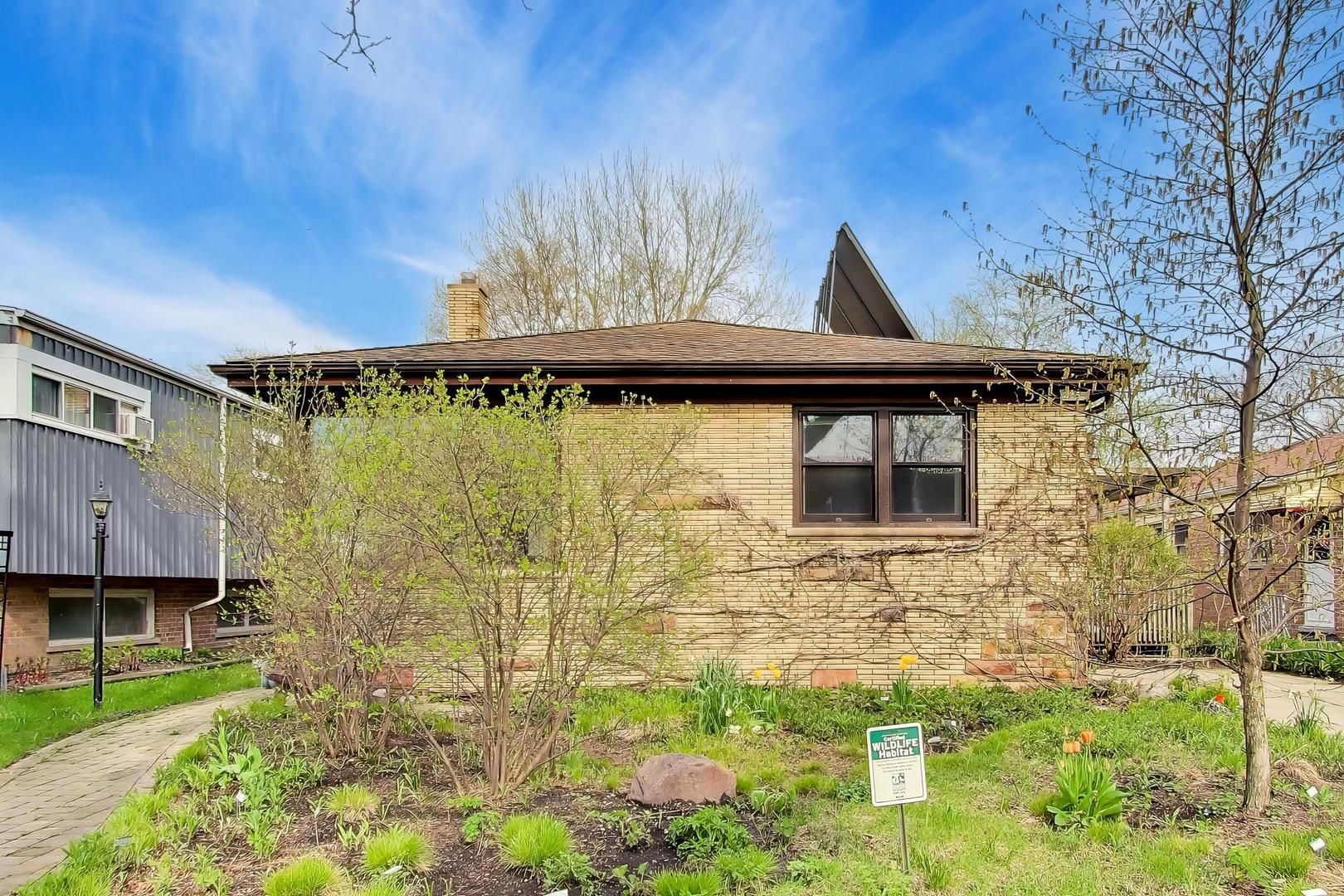 325 Dodge Avenue — Evanston, IL 60202