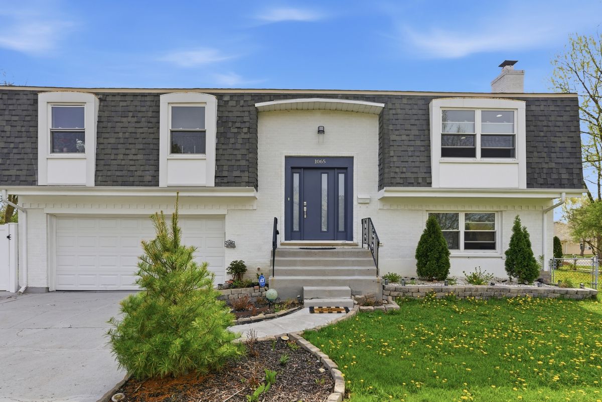 1065 Smith Street, Palatine, IL 60067