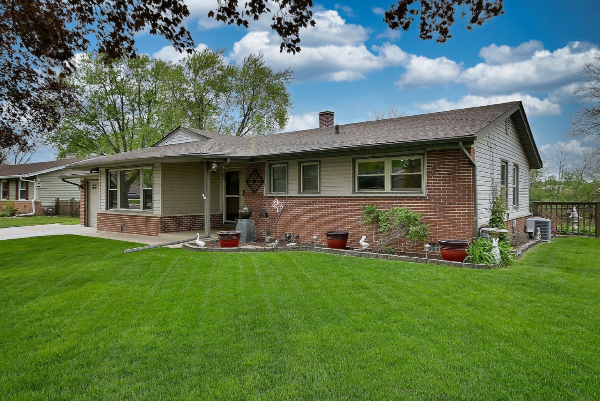 799 Brantwood Avenue, Elk Grove Village, IL 60007