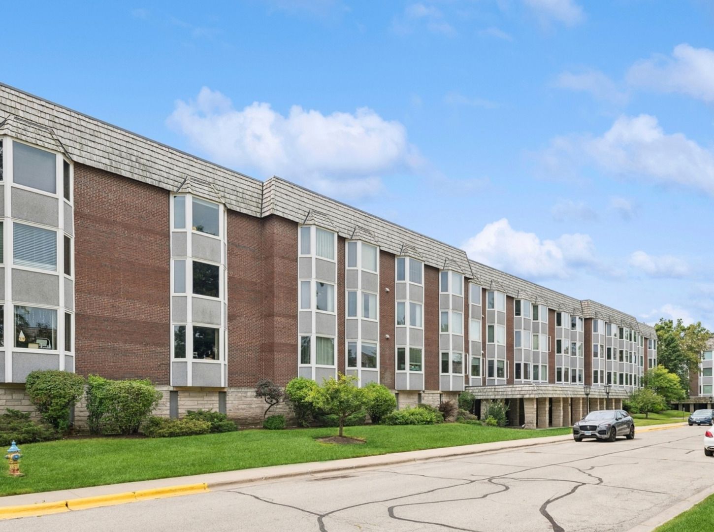 2500 Windsor Mall #1F — Park Ridge, IL 60068