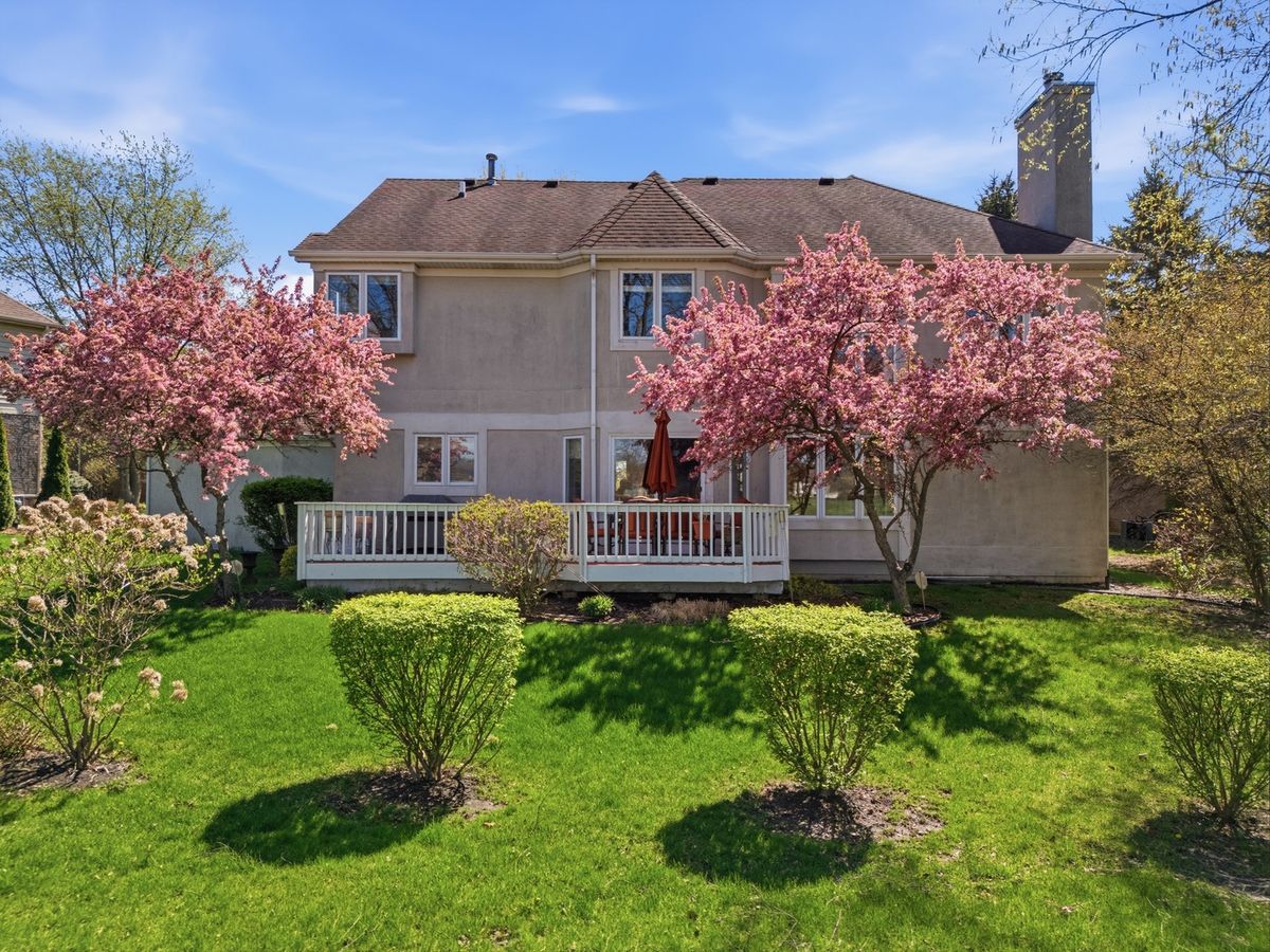 2804 Royal St. Georges Court, St. Charles, IL 60174