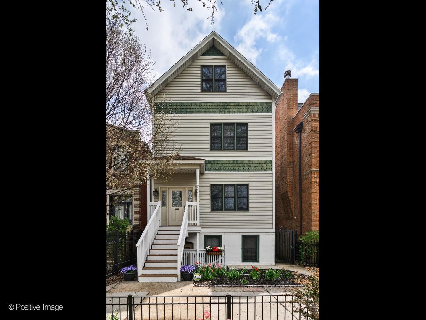 2451 N Janssen Avenue #3 — Chicago, IL 60614