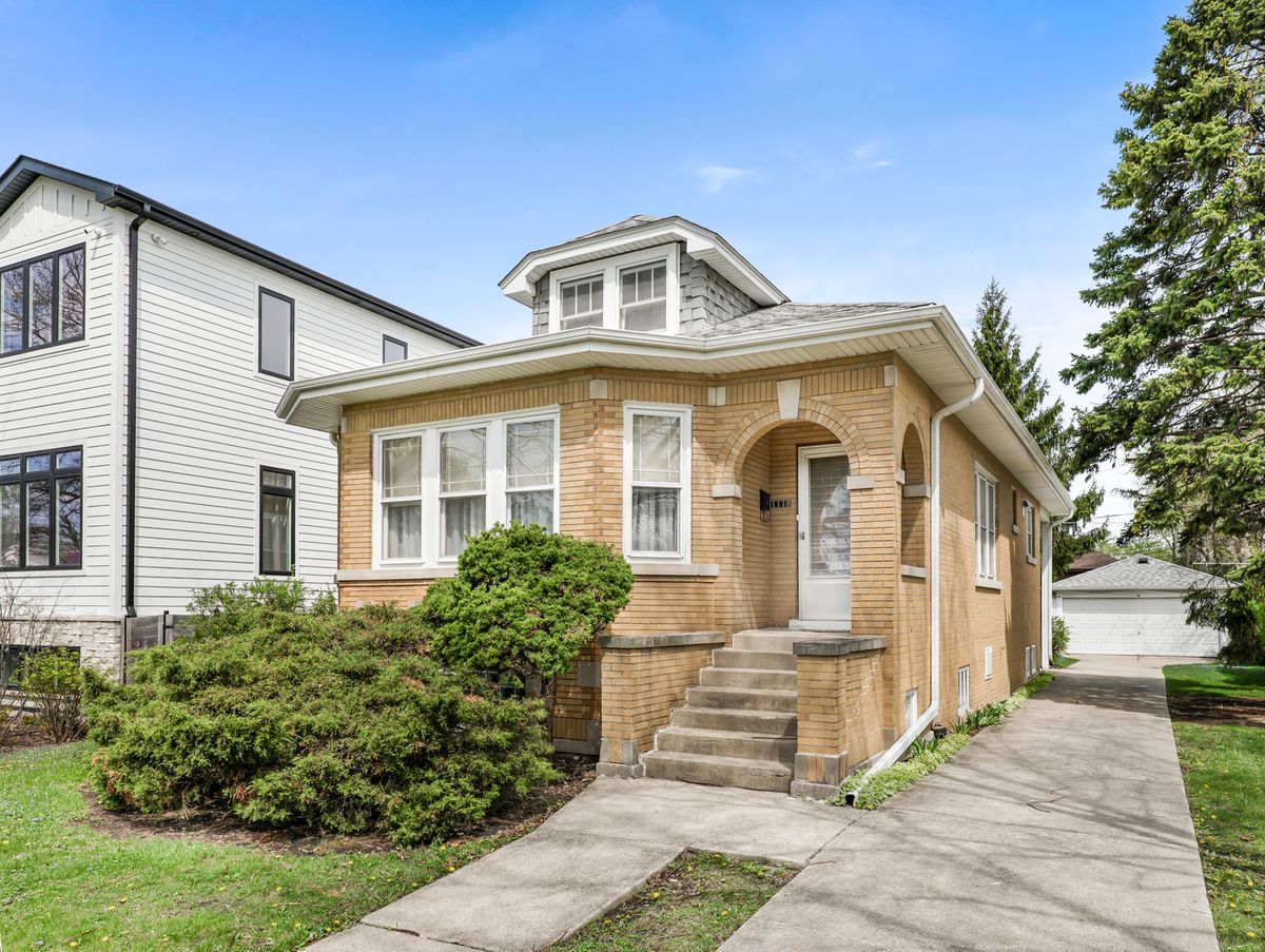1118 Garden Street, Park Ridge, IL 60068
