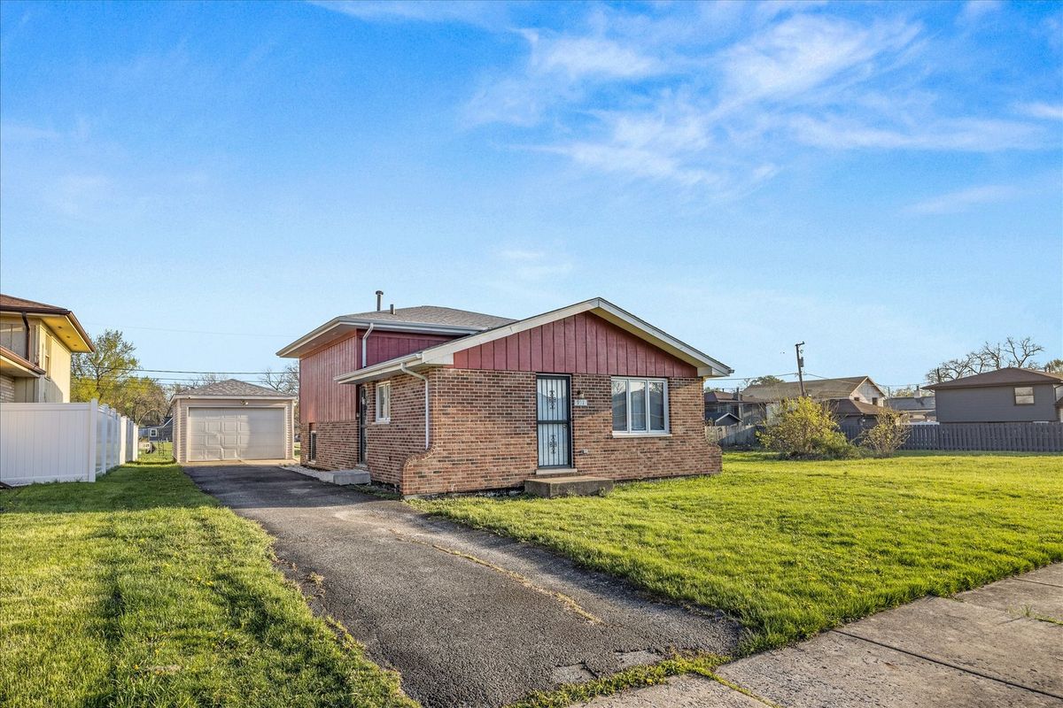 931 Miller Place, Phoenix, IL 60426