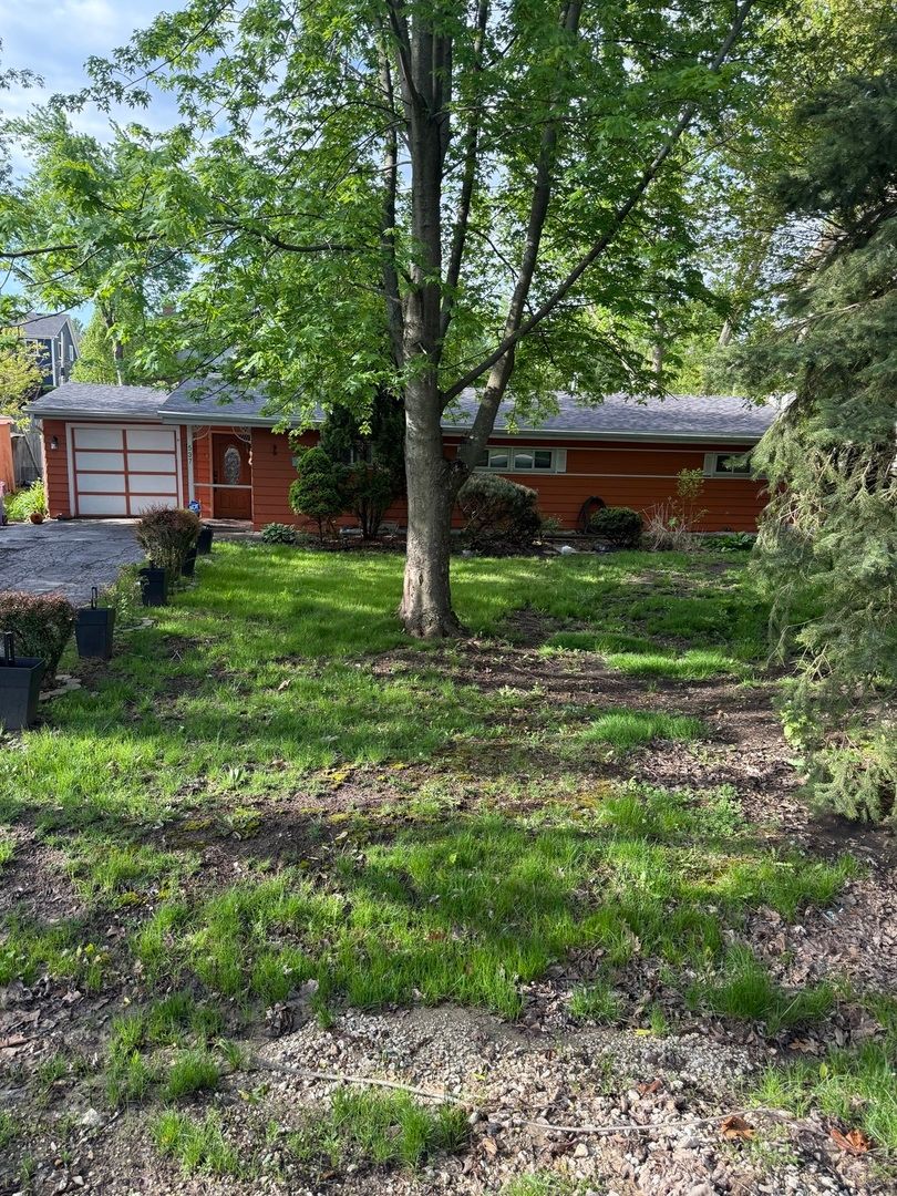 22W537 Cherry Lane — Glen Ellyn, IL 60137