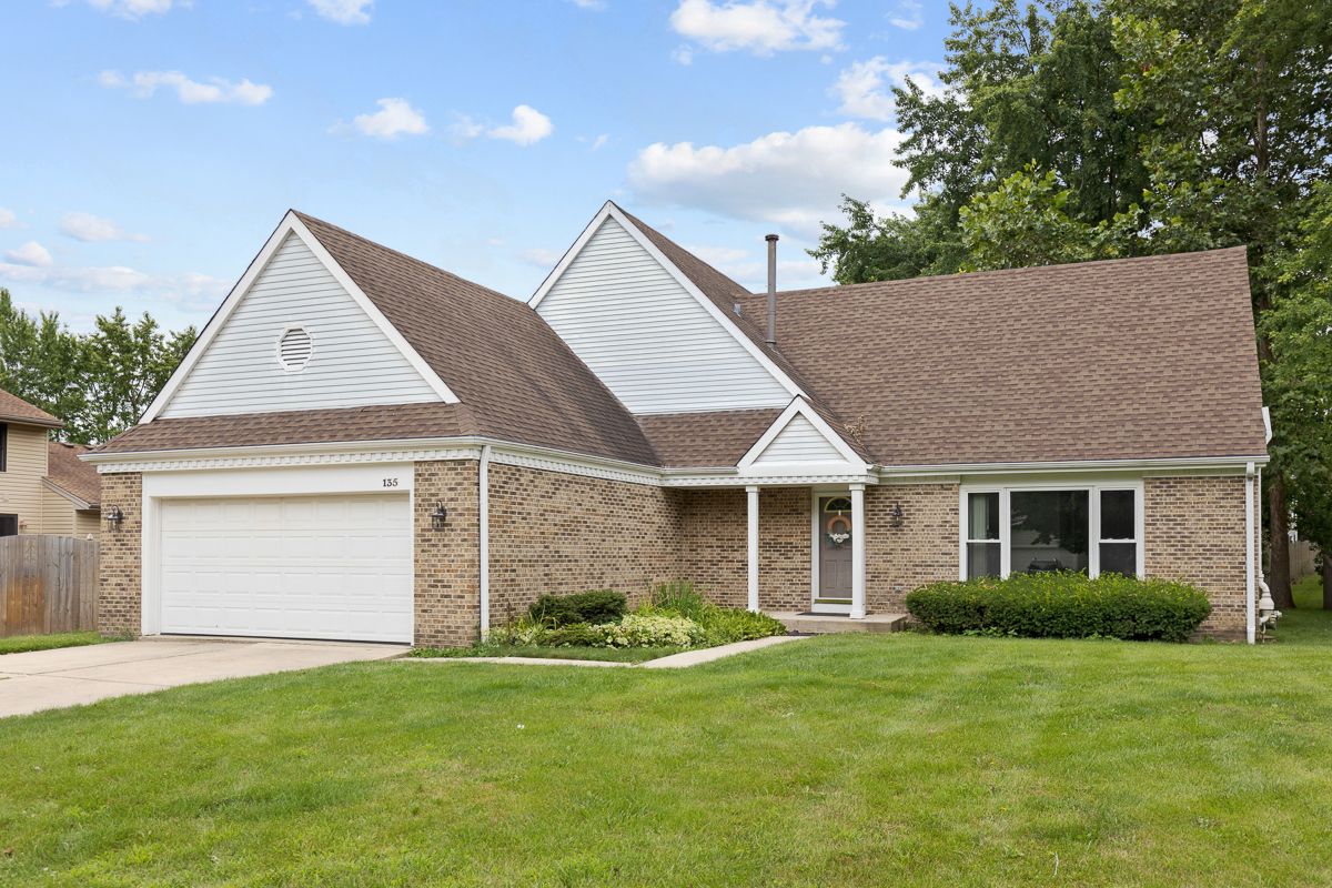 135 Encina Drive — Naperville, IL 60540