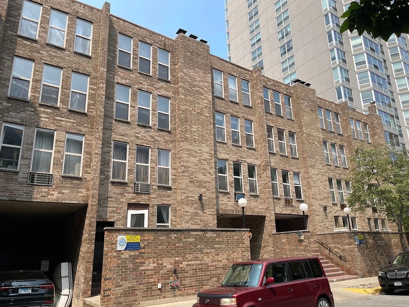 744 W GORDON Terrace #106 — Chicago, IL 60613