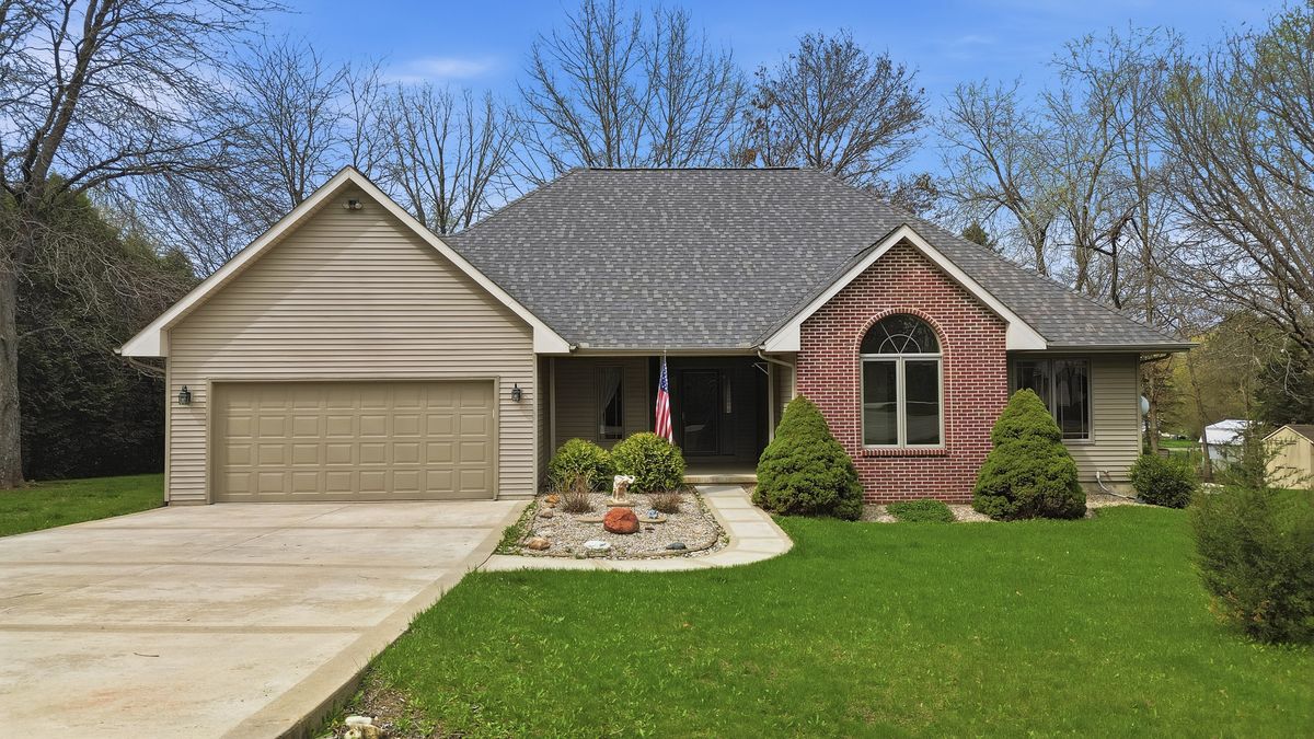 307 Portage Lane, Dixon, IL 61021