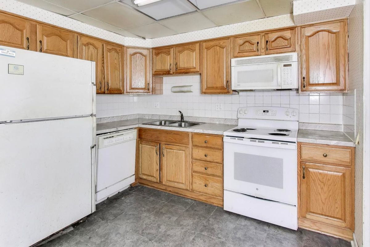 931 W Arquilla Drive #113, Glenwood, IL 60425